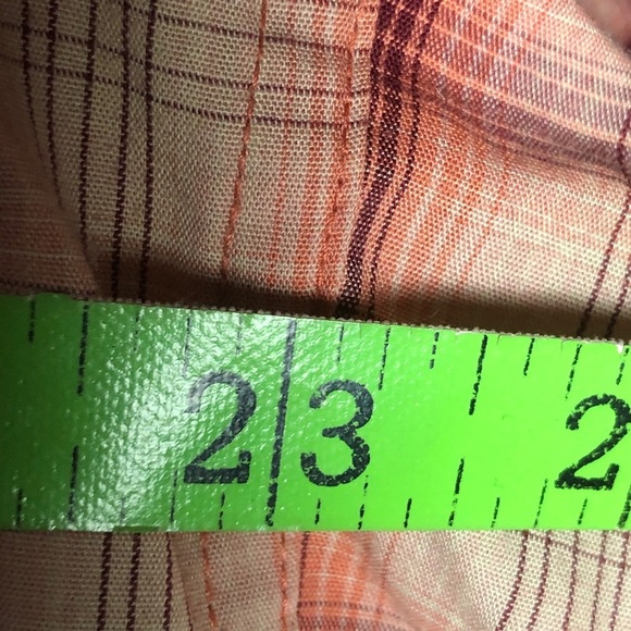 Mens Pink & Tan Short Sleeve Shirt. Size Medium. - Picture 3 of 6